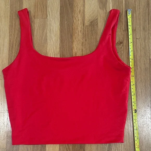 *last chance* Amazon | Women’s Red Sleeveless Top - Picture 3 of 9